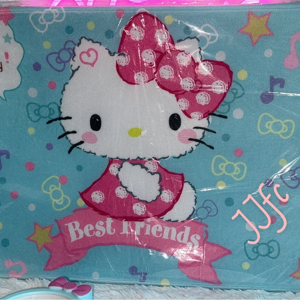 Hello Kitty super cute